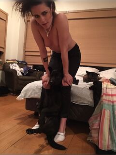 Kristen Stewart nude in leaked photos