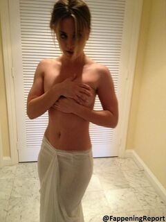 2. Kaley Cuoco nude in leaked photos (nude boobs, pussy)