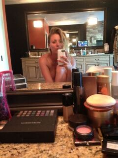 6. Kaley Cuoco nude in leaked photos (nude boobs, pussy)