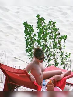 9. Elizabeth Hurley nude on the beach (boobs, pussy)