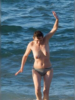 Marion Cotillard nude on the beach