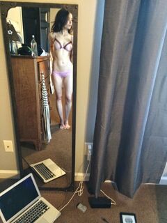 31. Abigail Spencer nude in leaked photos (full nudity)