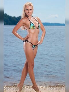 2. Daria Mironova's photos in a bikini