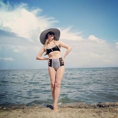 Anna Shafran's photos in a bikini