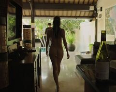Julija Hlynina's naked butt in Flight series