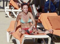 20. Juliette Lewis's flashings + photos in a bikini