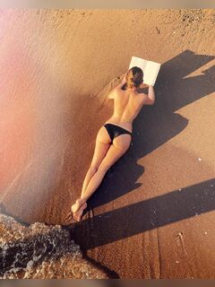Anna Cukanova's photos in a bikini