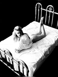 3. Gigi Hadid's hot photos in lingerie