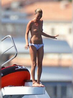 13. Kate Moss's nude flashings + photos topless in a bikini