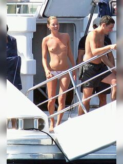 14. Kate Moss's nude flashings + photos topless in a bikini