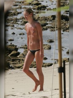 26. Kate Moss's nude flashings + photos topless in a bikini