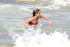 Kirsten Dunst's photos in a bikini