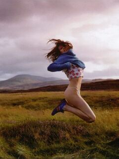 4. Young Carice van Houten in erotic photos from magazines