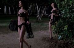 3. Lara Flynn Boyle in lingerie in Men in black 2 movie (2002)
