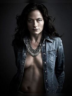 3. Lara Pulver's hot photos from magazines