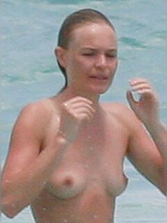 Kate Bosworth's flashings (topless)