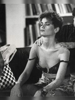Linda Fiorentino's boobs in After Hours movie (1985)